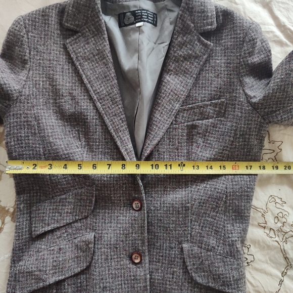 Vintage ladies tweed, wool blazer, size 13/14 Made in Uruguay. Fits like 6 or 8. - Picture 16 of 16